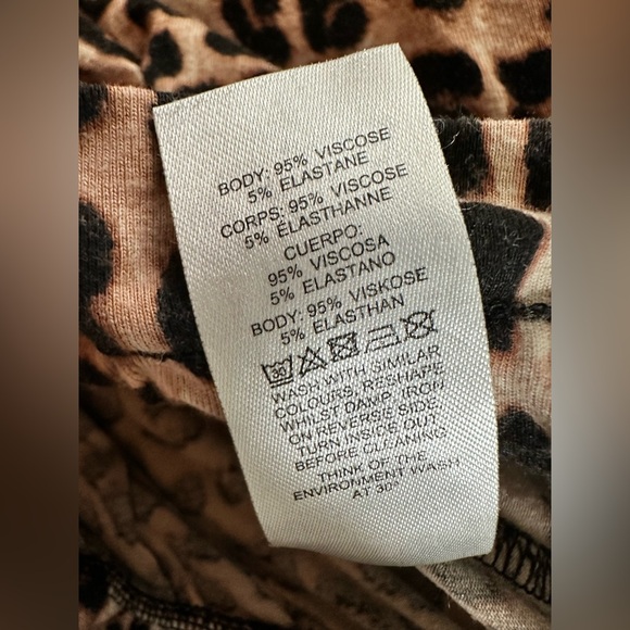 ASOS DESIGN Leopard print shorts size 12 - Picture 6 of 7